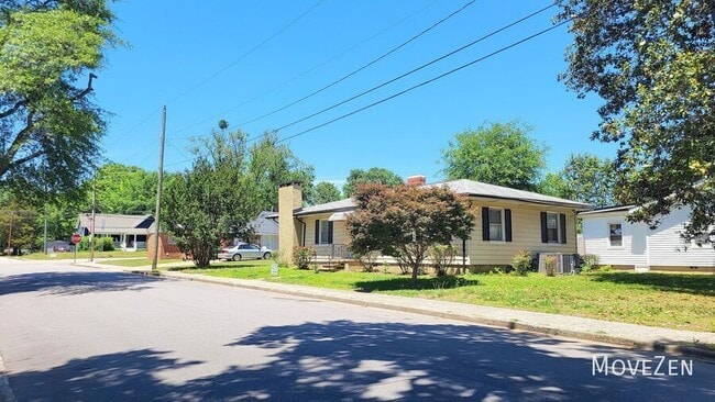 Building Photo - 412 Hamby St