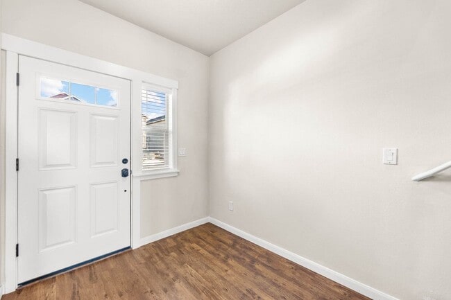 Building Photo - Gorgeous Townhome in Ridgefield!