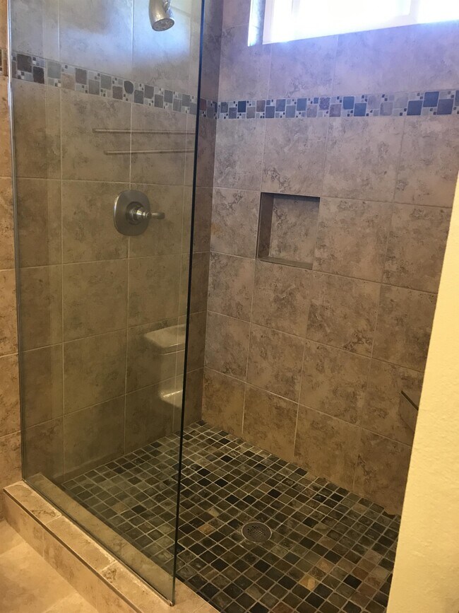 Building Photo - 11 Spinosa Way