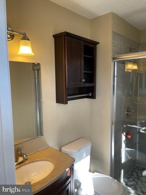 Building Photo - 234 E Juniper Ave