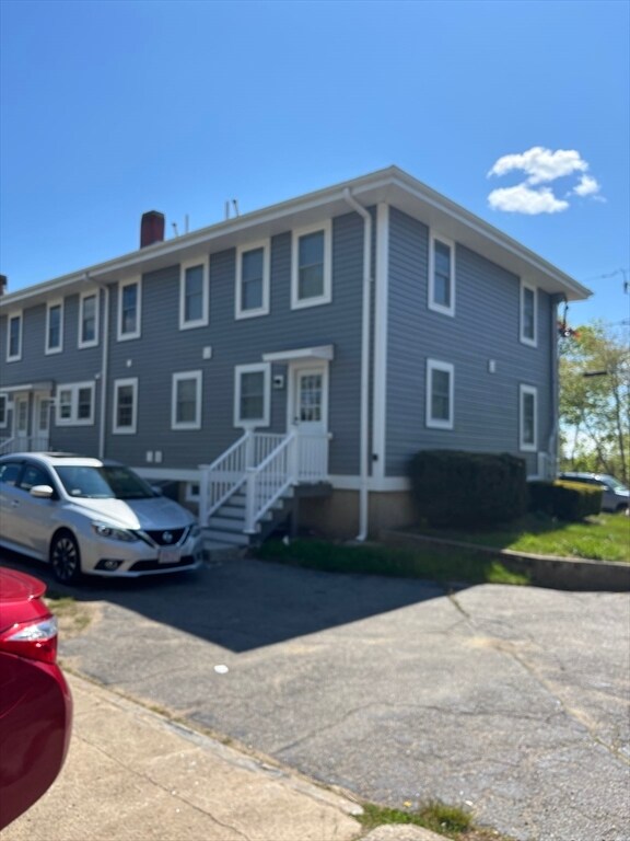 Building Photo - 17 Seaview St