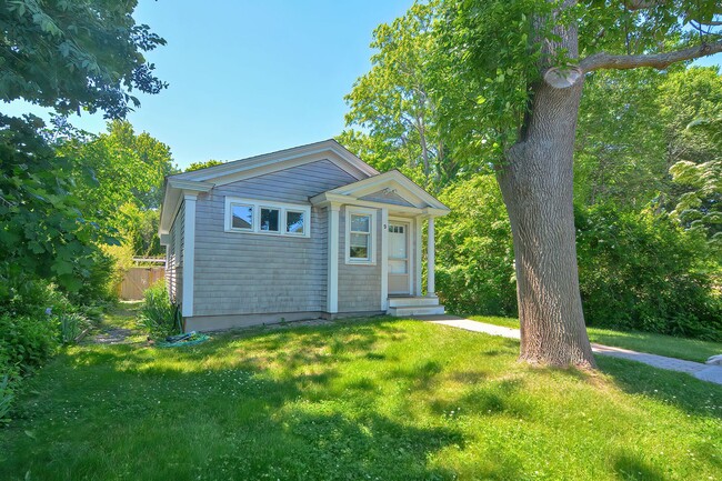 Building Photo - WINTER RENTAL:  Landmark Lookout (Utilitie...