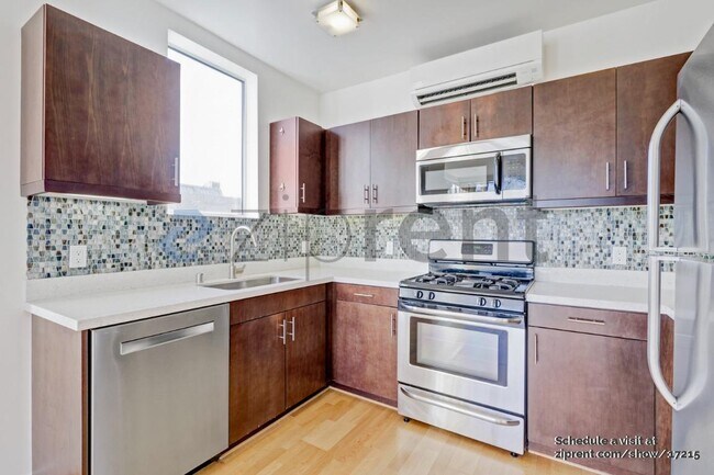 Building Photo - 380 14th St