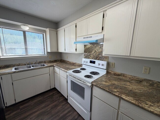 Building Photo - Belknap/Barton