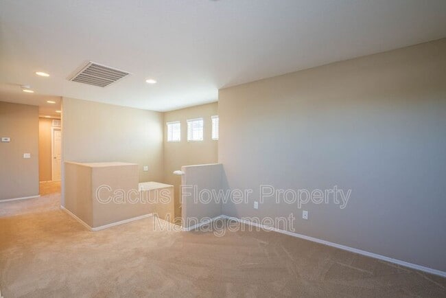 Building Photo - 533 N Ranger Trail