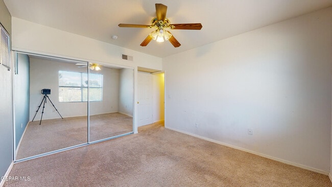 Building Photo - 6256 Escondido Dr