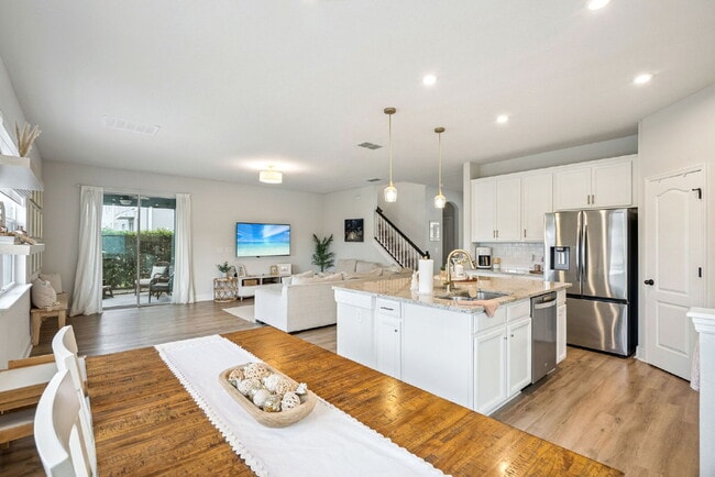 Building Photo - 1606 Chelsea Manor Cir