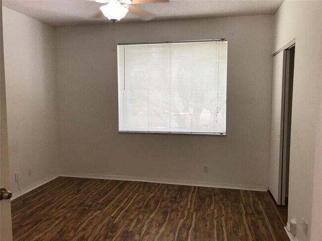 Building Photo - 11010 Conch Ct