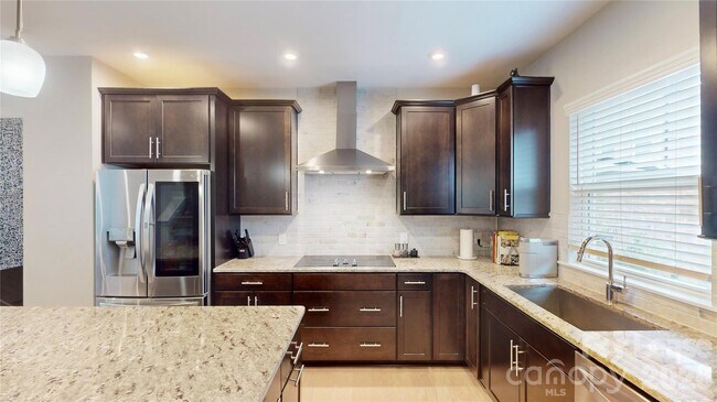 Building Photo - 3804 Sky Haven Dr