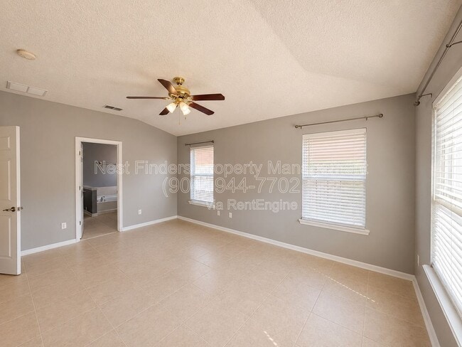 Building Photo - 14793 Falling Waters Dr