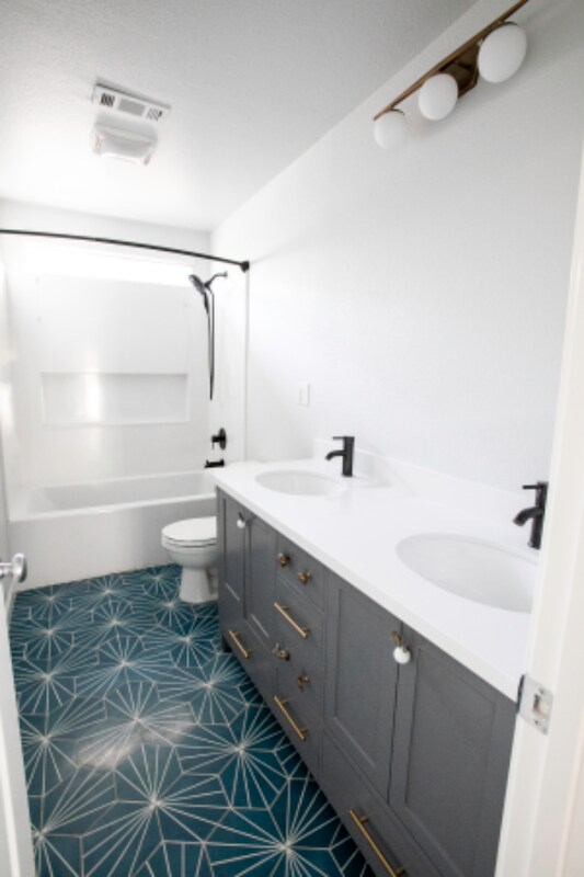 Building Photo - 1616 Flores Way