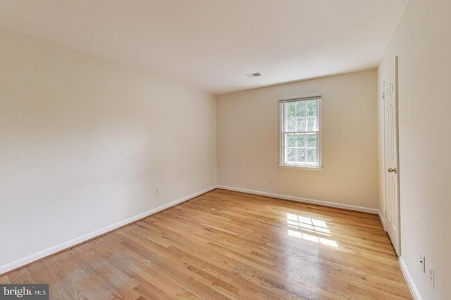 Building Photo - 10323 Snowpine Way