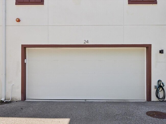 Building Photo - 946 Highland Ave