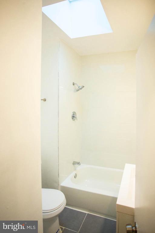 Building Photo - 3702 Hayward Ave