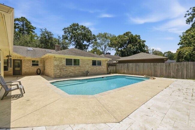 Building Photo - 3807 Glenwood Springs Dr
