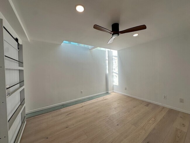Building Photo - 138 Dwight St