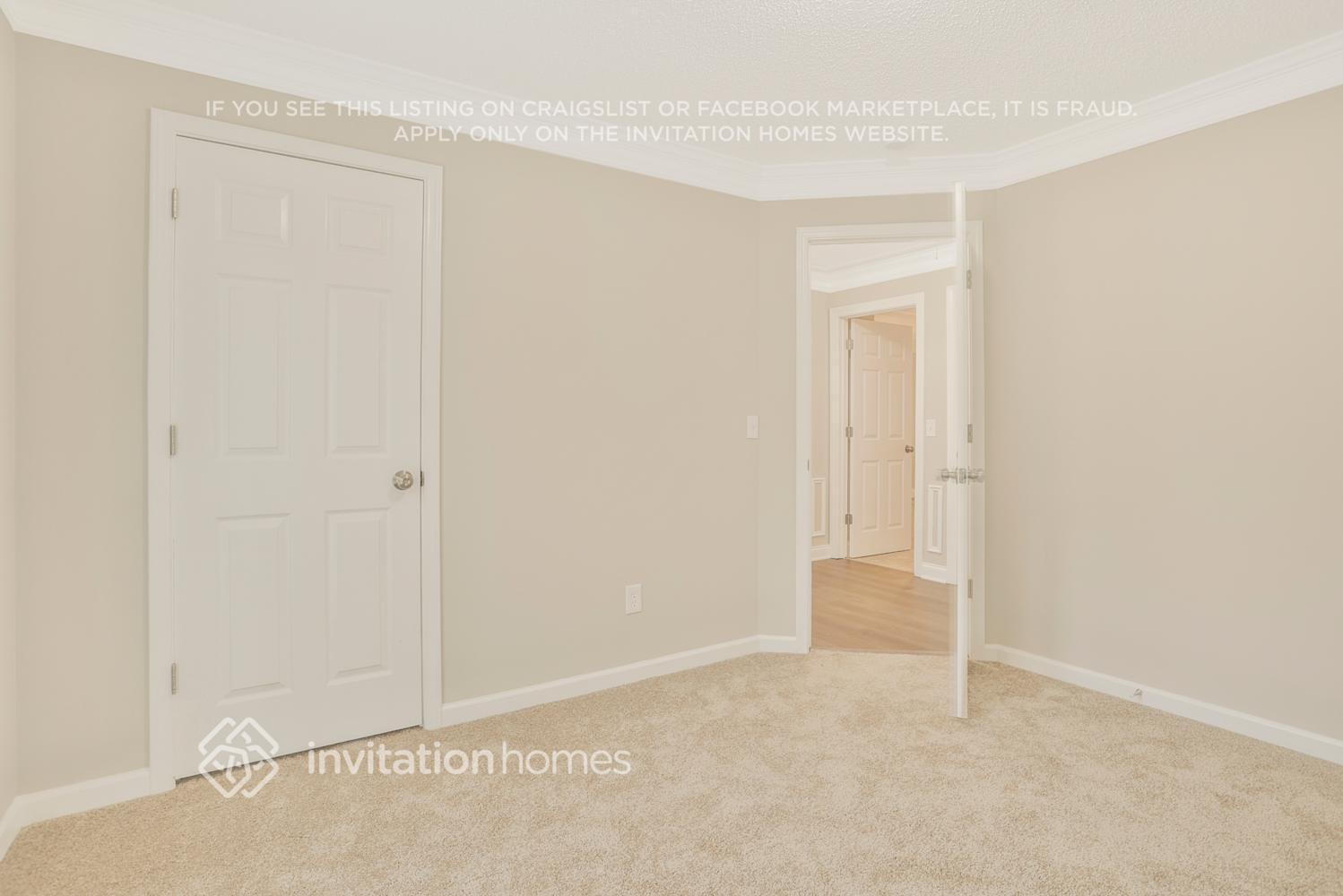 Building Photo - 307 Clubhouse Ct NW