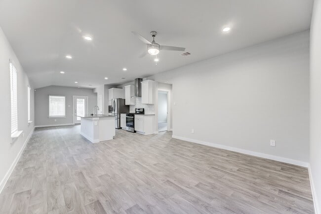 Building Photo - 2824 Wingmore Ln