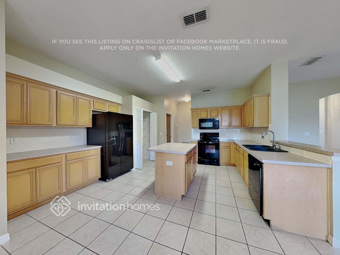 Building Photo - 13326 Rosemeade Cove