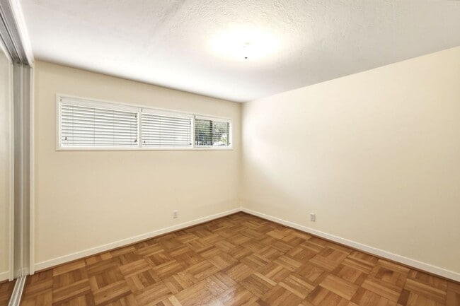Building Photo - Thoughtfully Updated 3 Bed, 2 Bath Home Close to Rinconada Park, Lucie Stern Community Center, an...