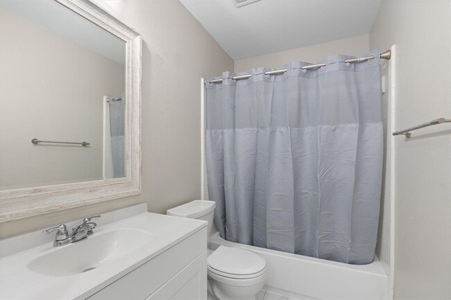 Building Photo - 403 Lakemont Dr