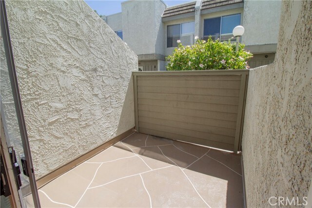 Building Photo - 11818 Moorpark St