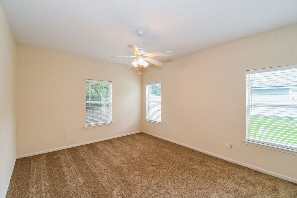 Building Photo - 7068 Rapid River Dr W