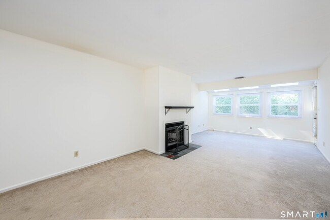 Building Photo - 1400 Hartford Tpke