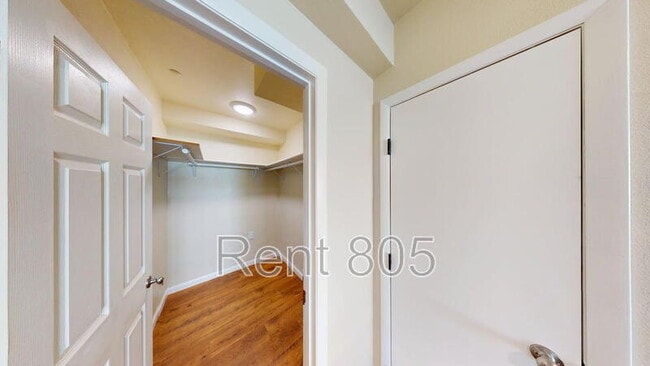 Building Photo - 622 S Seaward Ave