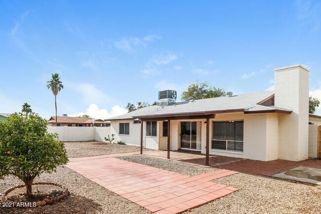 Building Photo - 10003 N 87th Dr