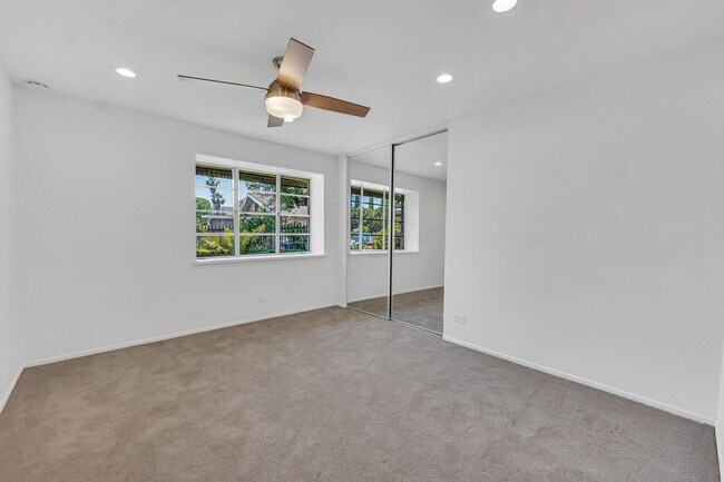 Building Photo - Perfect Entertaining Family Home with Larg...