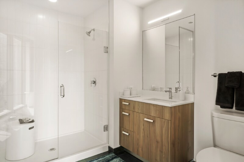 Building Photo - 481 E Waterside Dr