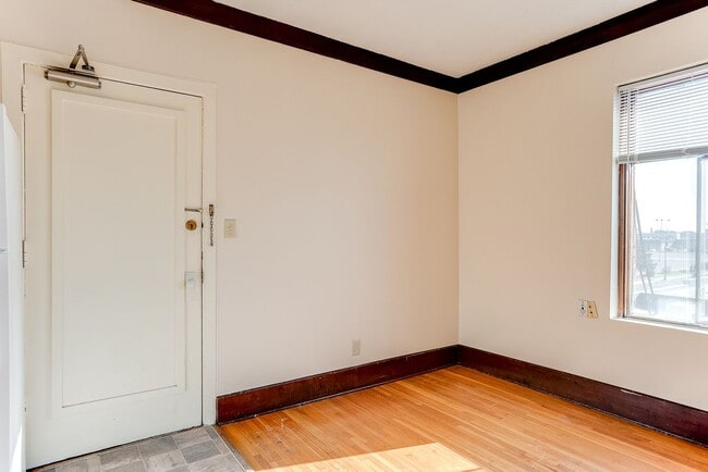 Interior Photo - Lakesbury Apartments | Leasing Studio, Alcove, & 1-Bedroom Apartments!