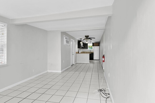 Building Photo - 817 N J St