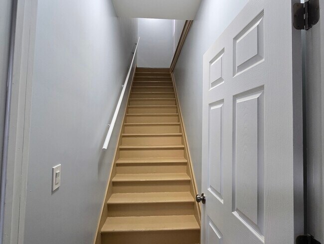 Building Photo - 1520 S Christiana Ave