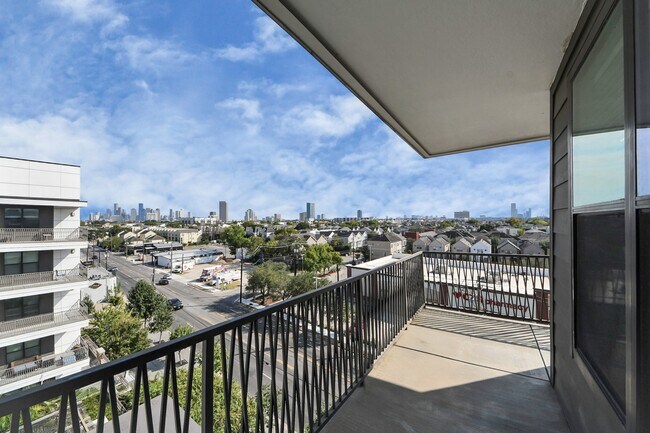 Building Photo - 5454 Washington Ave