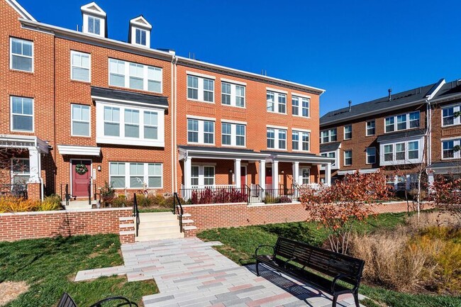 Building Photo - Beautiful Four Bedroom Abode in Brookland/...