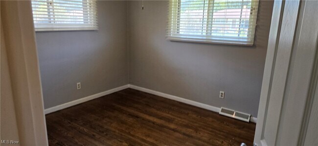 Building Photo - 3691 Higley Rd