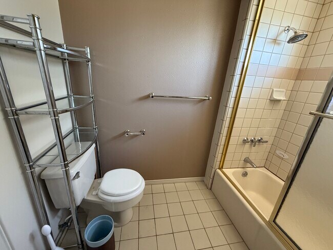 Building Photo - 280 S Craig Ave