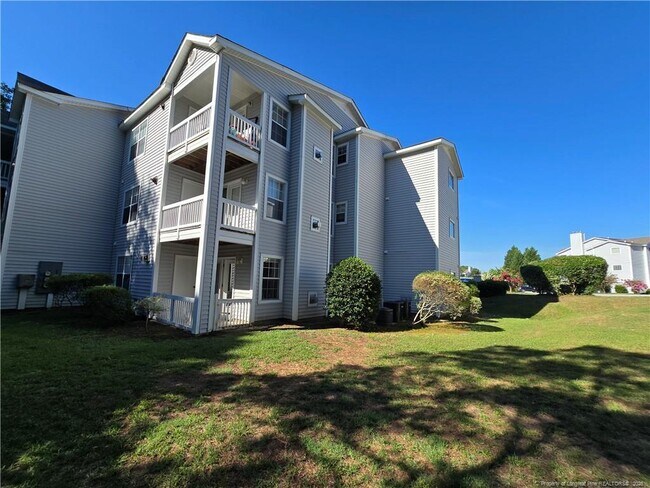 Building Photo - 267 Waterdown Dr