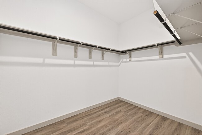 Building Photo - 1107 Lakes Edge Ln