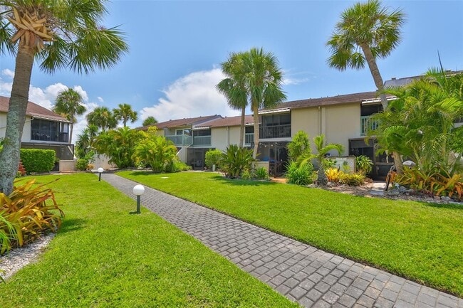 Building Photo - 1028 Apollo Beach Blvd