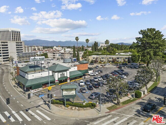 Building Photo - 14572 Dickens St