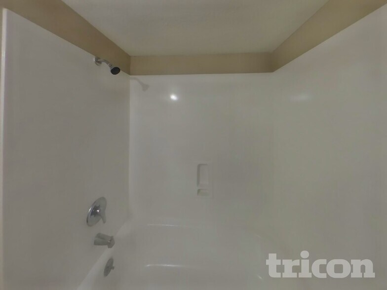 Building Photo - 7475 W Beryl Ave