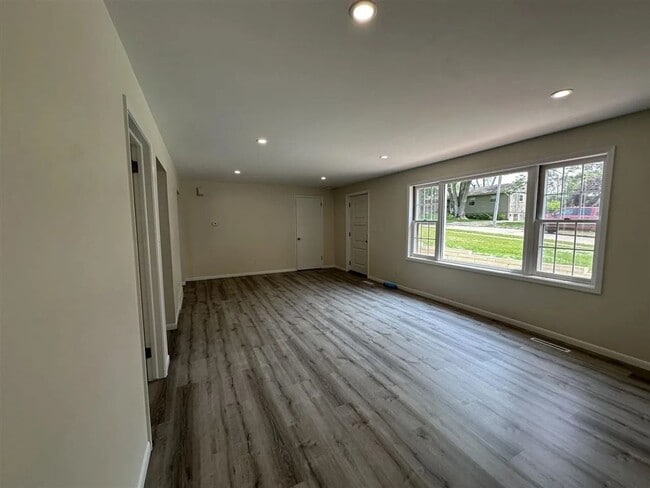 Building Photo - 3004-3006 Stanford Ave