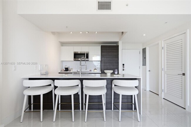 Building Photo - 301 Altara Ave
