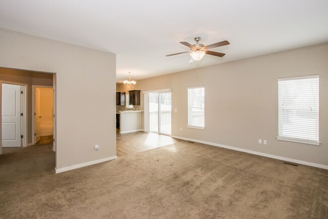 Building Photo - Beautiful 4 bed/3 bath house