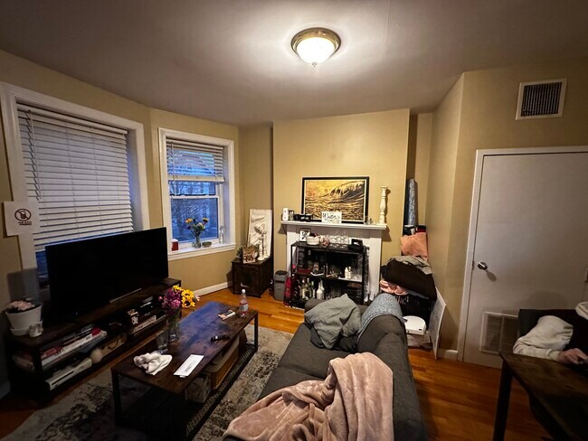 Building Photo - 17 Highgate St