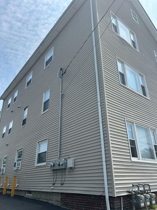 Building Photo - 168 Waterman Ave