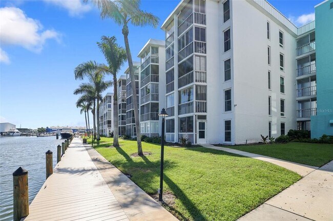 Building Photo - 4902 38th Way S